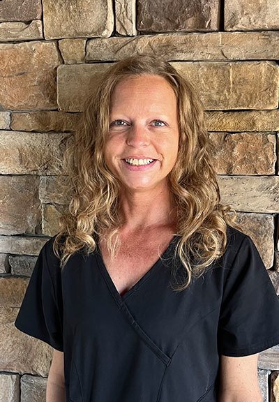 Amanda, a registered dental hygienist for Smiles by Samantha in Lebanon, TN